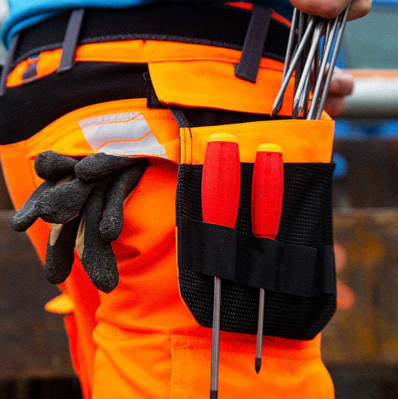 Pantalon de travail avec poche zippée pour outils